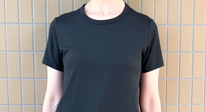 UNIQLO(ユニクロ)のおすすめファッションアイテム「ウルトラストレッチエアリズムT」