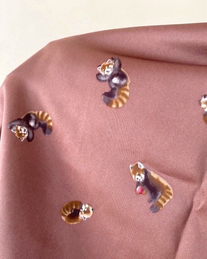 GU（ジーユー）のおすすめファッションアイテム「サテンパジャマ（半袖&amp;amp;ショートパンツ）（レッサーパンダ）」