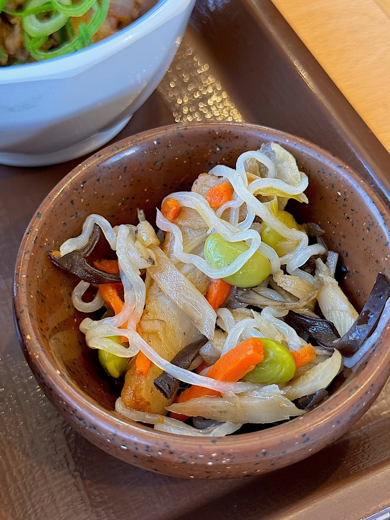 すき家のオススメのモーニング「牛小鉢ベーコンエッグ朝食」