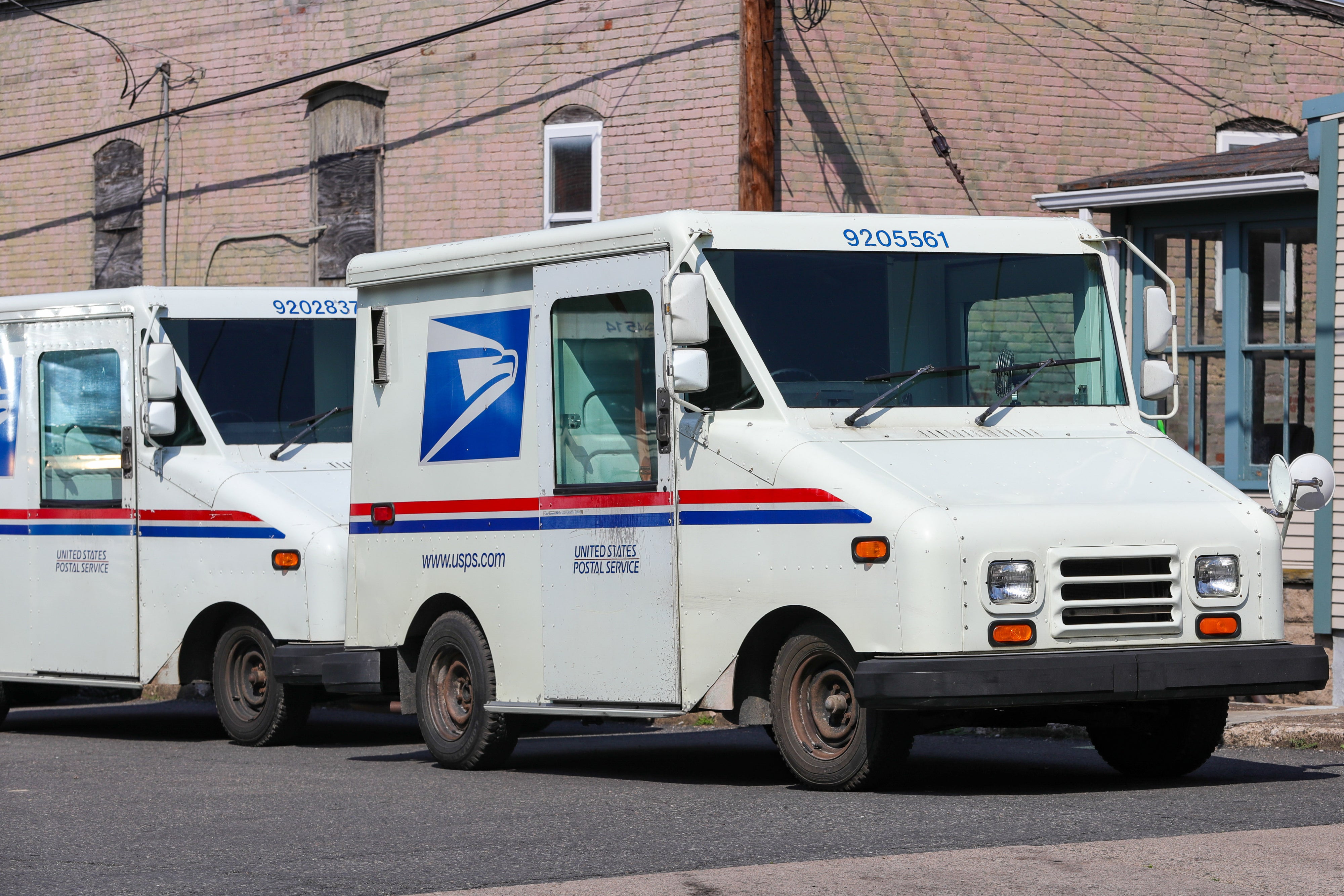 衝撃】郵便局の配達車、新デザインが……。ネットで“称賛”のワケとは？米