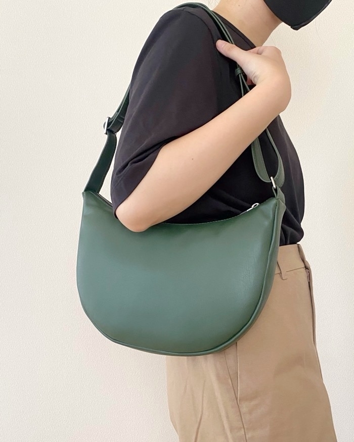 ZARAのオススメのバッグ「SOFT ミニ バッグ」のコーディネート