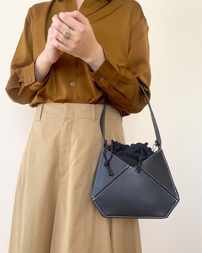 ZARA（ザラ）のおすすめファッションアイテム「ジオメトリック クロスボディバッグ」