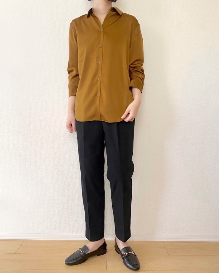 UNIQLO(ユニクロ)のおすすめファッションアイテム「サテンブラウス」のコーディネート