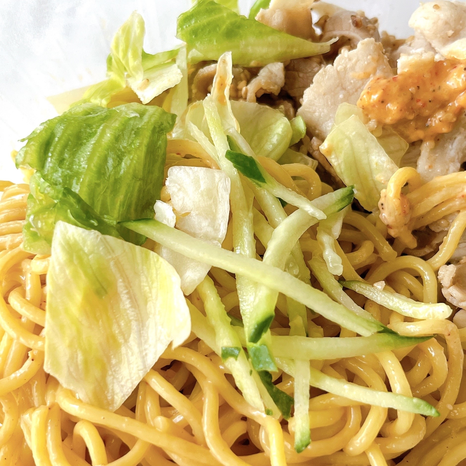 ローソンのオススメのフード「冷し中華（ごま）」