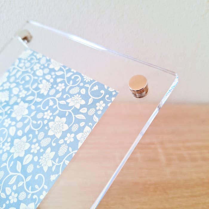 無印良品のおすすめインテリアグッズ「アクリルフレーム・4」