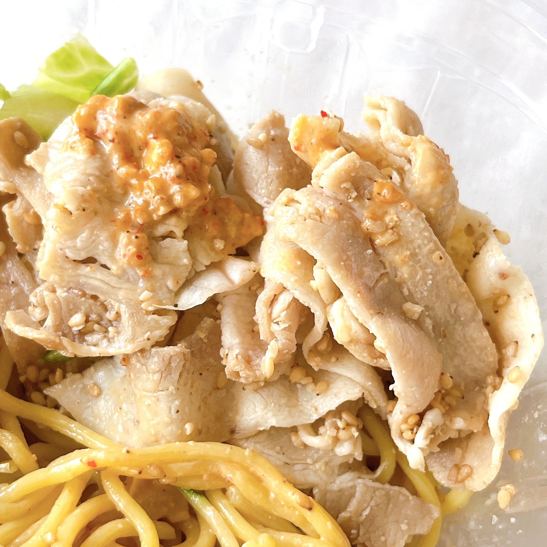 ローソンのオススメのフード「冷し中華（ごま）」