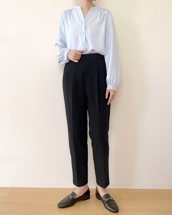 UNIQLO（ユニクロ）のおすすめファッションアイテム「レーヨンギャザーブラウス」のコーディネート