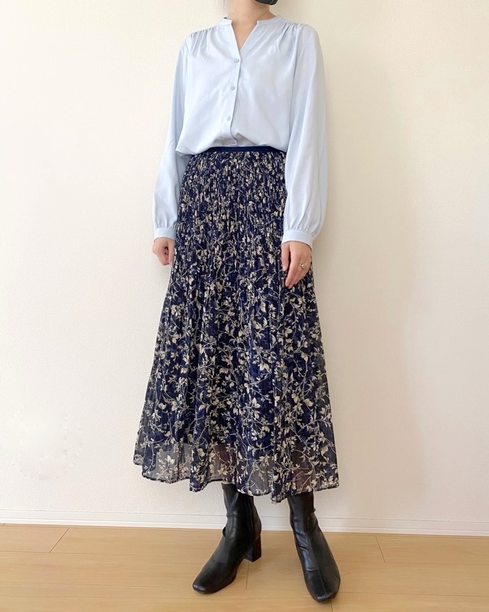 UNIQLO（ユニクロ）のおすすめファッションアイテム「レーヨンギャザーブラウス」のコーディネート