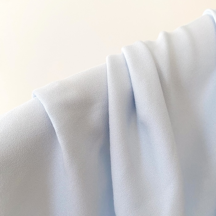 UNIQLO（ユニクロ）のおすすめファッションアイテム「レーヨンギャザーブラウス」