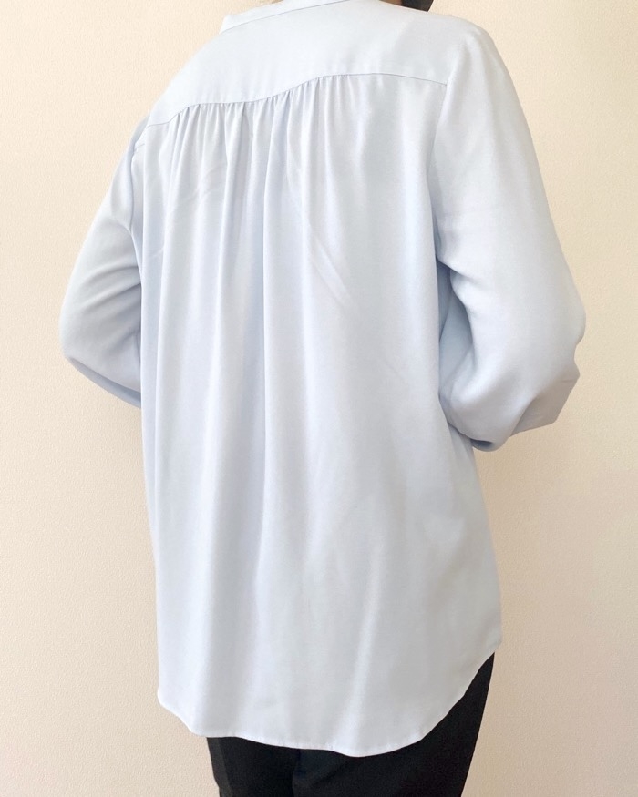 UNIQLO（ユニクロ）のおすすめファッションアイテム「レーヨンギャザーブラウス」