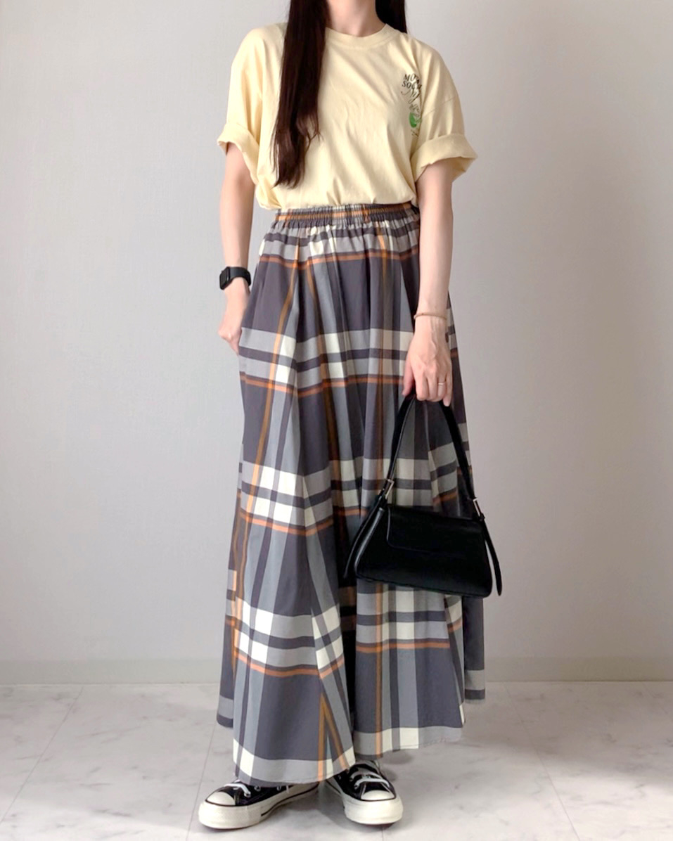 ZARA(ザラ)のおすすめファッションアイテム「プリント フェイドエフェクト Tシャツ」のコーディネート