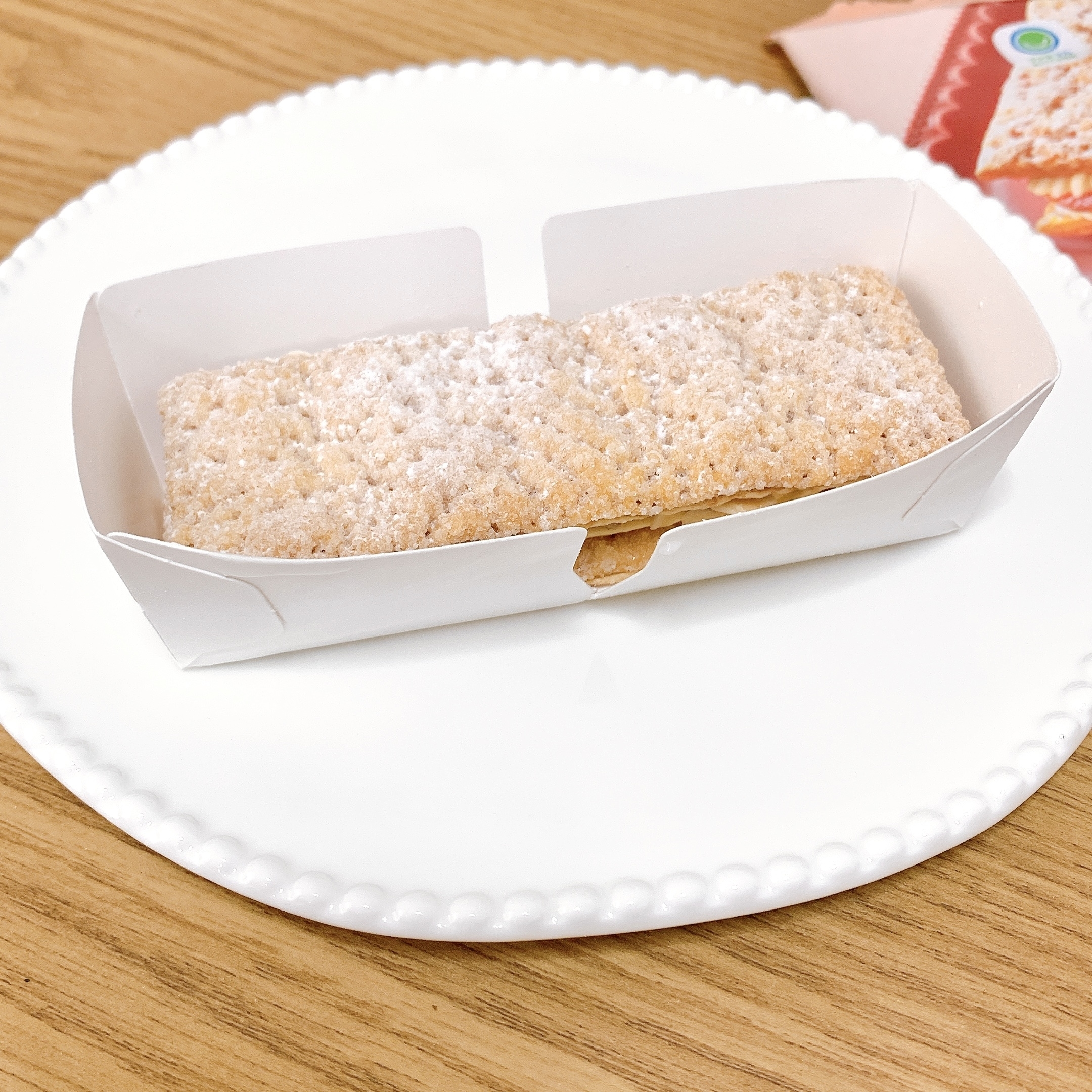 FamilyMart(ファミリーマート)のおすすめの冷凍スイーツ「凍ったまま食べる いちごのミルフィーユ」