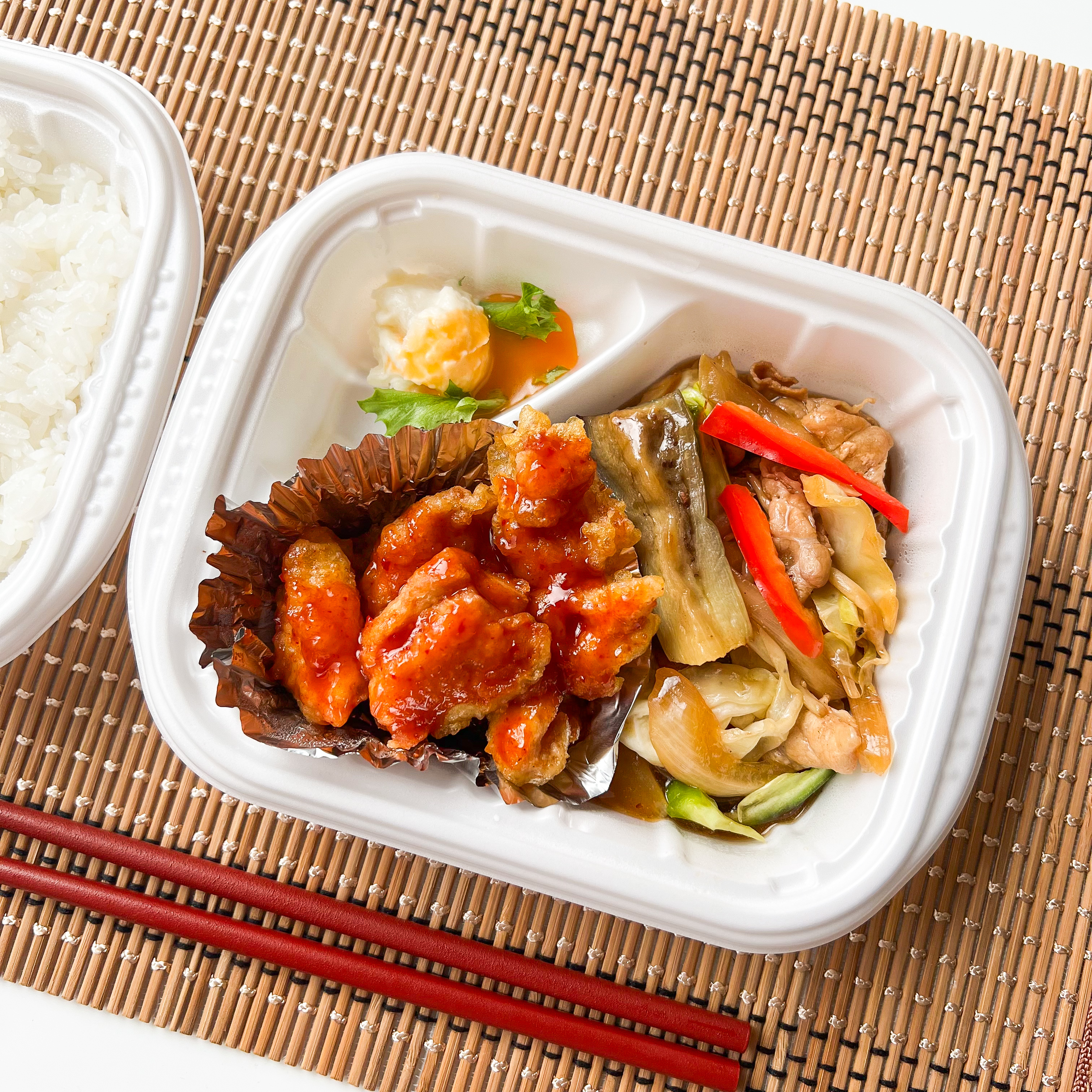 ほっかほっか亭のおすすめ弁当「肉野菜炒め ヤンニョムチキン弁当」