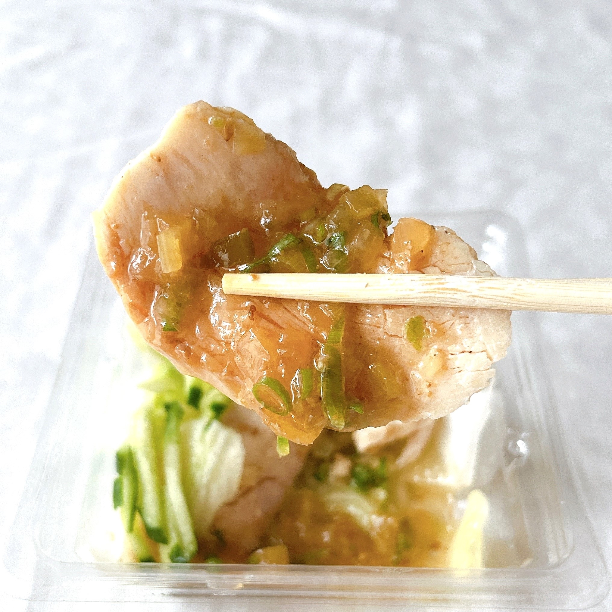 ローソンのオススメのサラダ「鶏の香味だれサラダ」