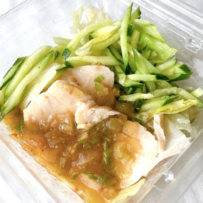 ローソンのオススメのサラダ「鶏の香味だれサラダ」