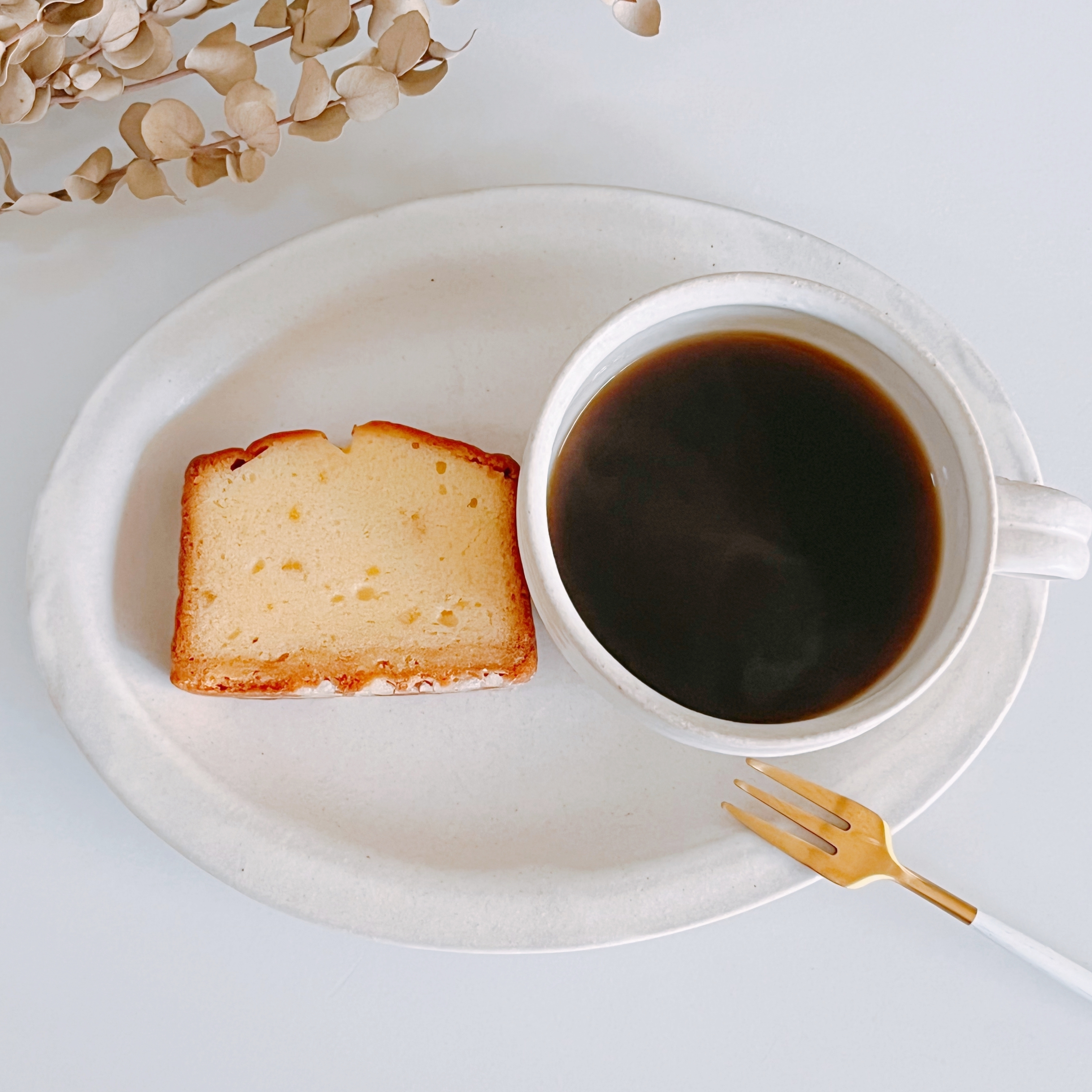 セブン‐イレブンのおすすめスイーツ「レモンパウンドケーキ」