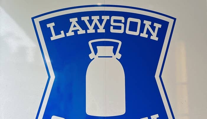 LAWSON(ローソン)の看板