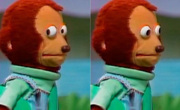 Dos imágenes de frente de un mono animado con expresión de sorpresa, usando ropa verde