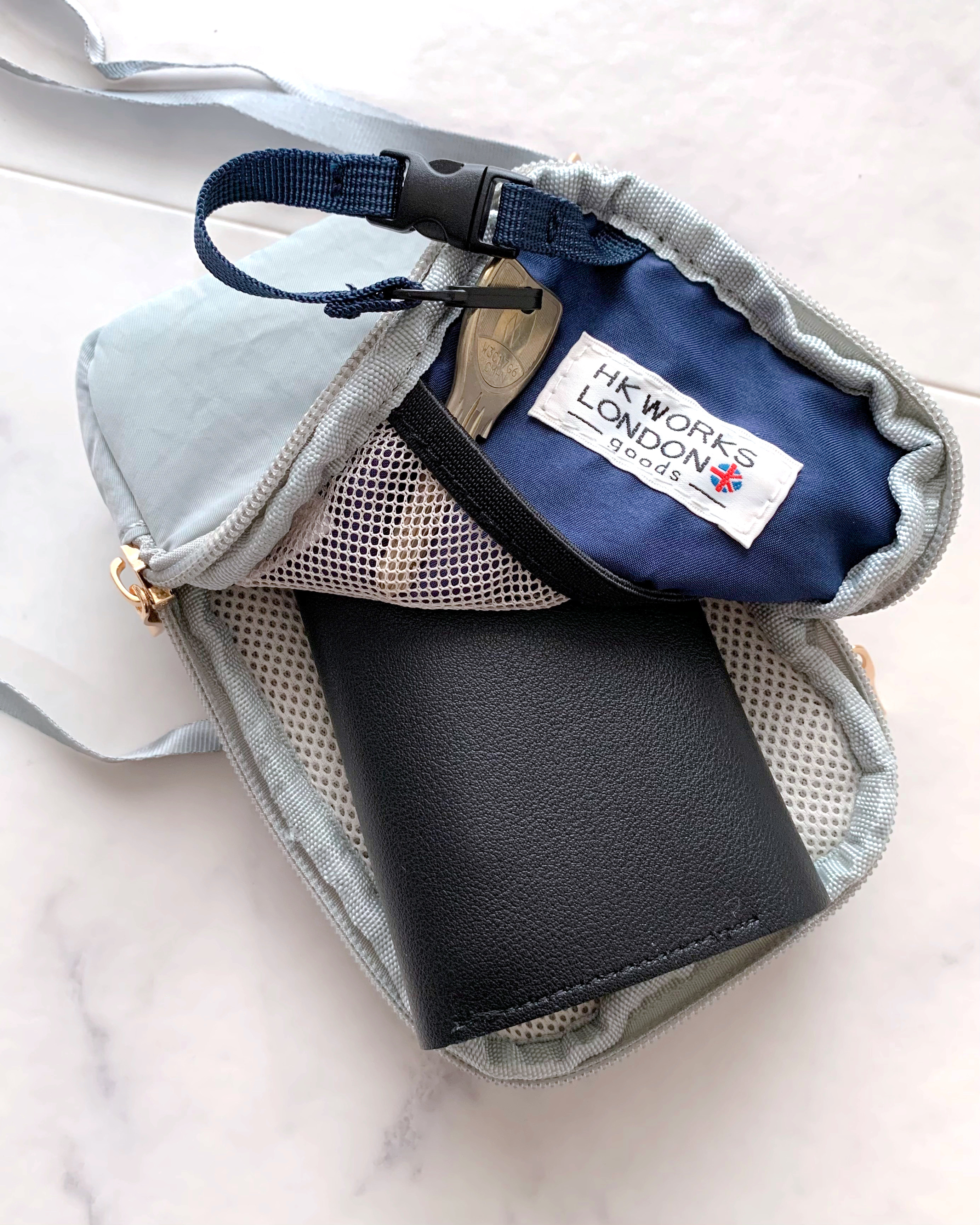 しまむらのおすすめファッションアイテム「HKギャザースマホ SLD」