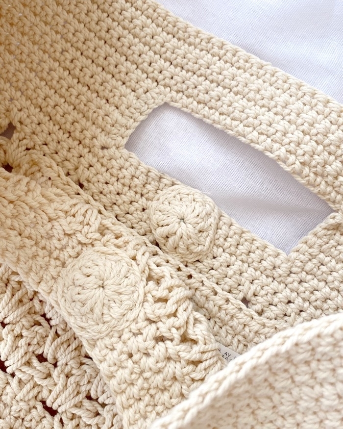 ZARA（ザラ）のおすすめファッションアイテム「クロシェ編みクロスボディバッグ」