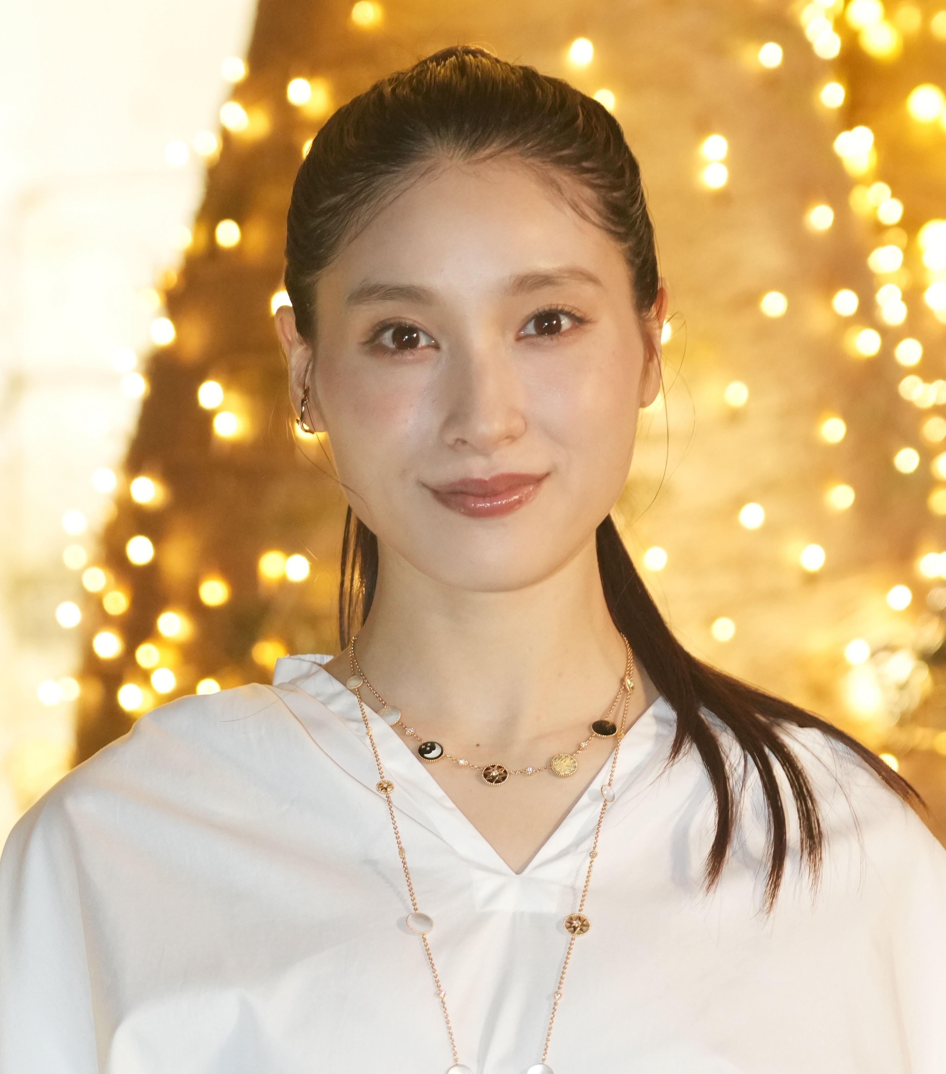 土屋太鳳が夫・片寄涼太と腕組みショットを公開→「映画のワンシーンの