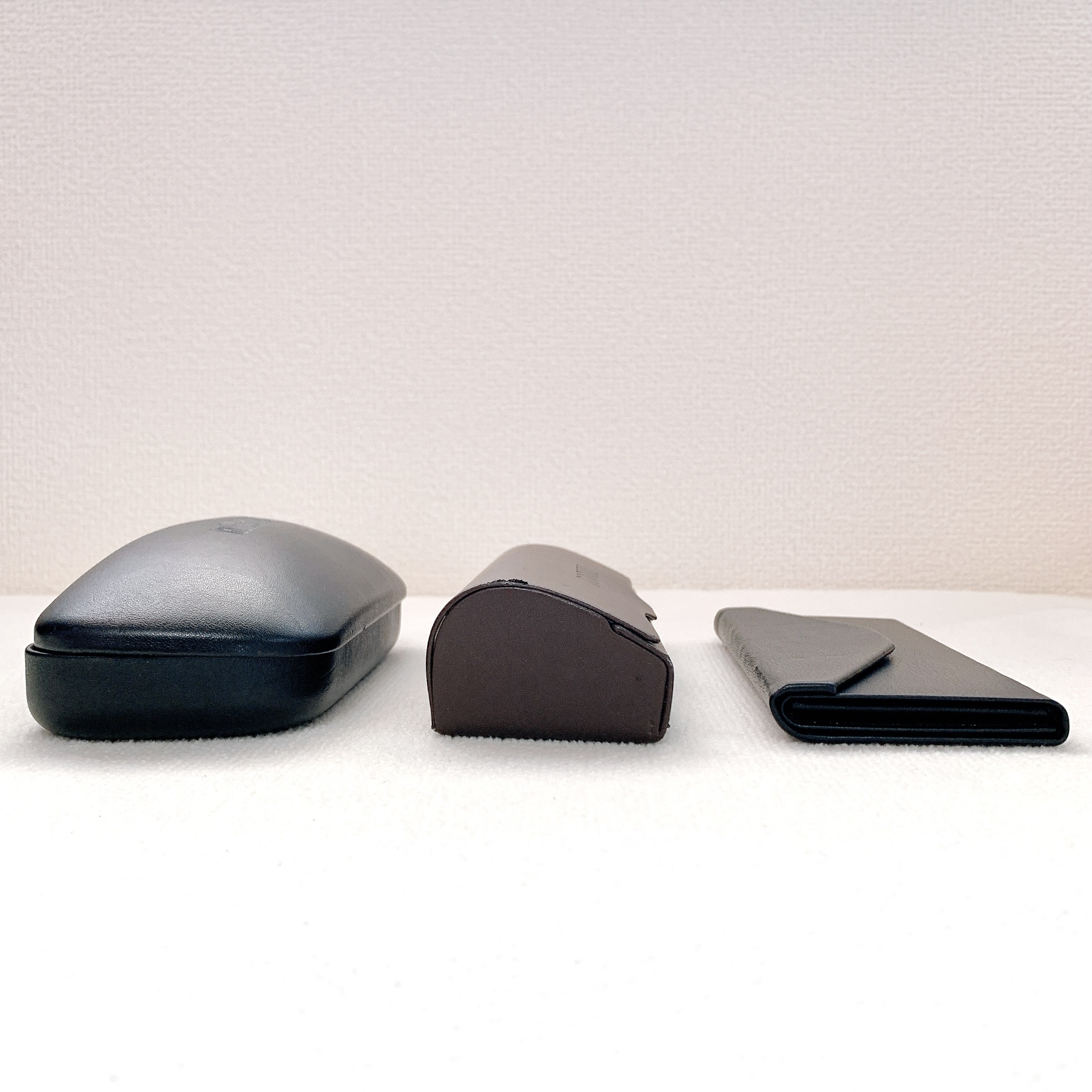 3COINS（スリーコインズ）のおすすめの便利グッズ「《薄くてかさばらない》折りたたみ式メガネケース」