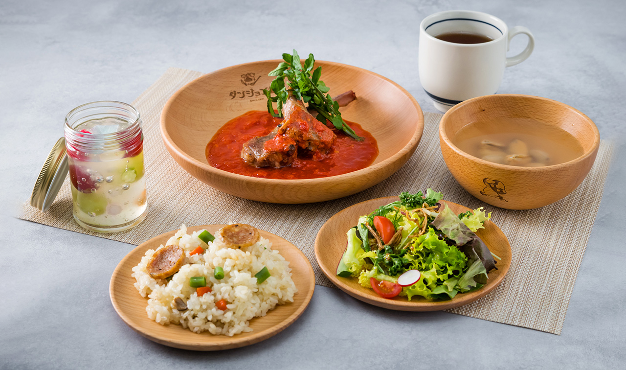 TVアニメ『ダンジョン飯』コラボカフェDelicious IN DUNGEON Cafeリリースより