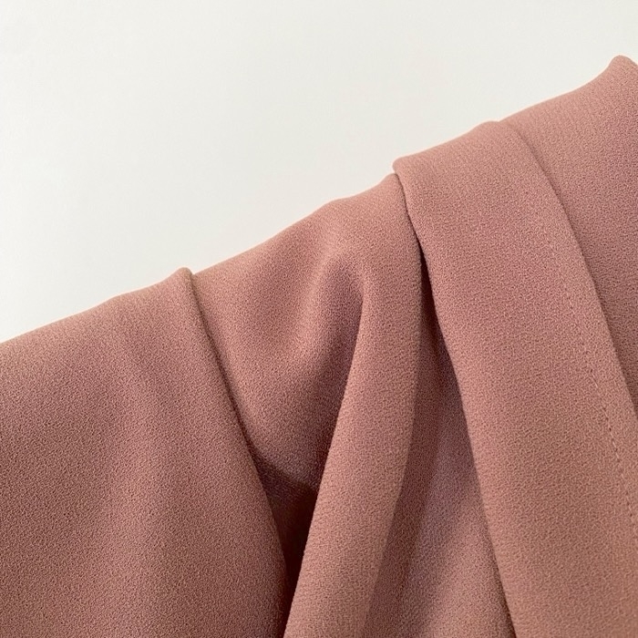 GU（ジーユー）のおすすめファッションアイテム「ラッフルスタンドカラーブラウス（半袖）Z+E」