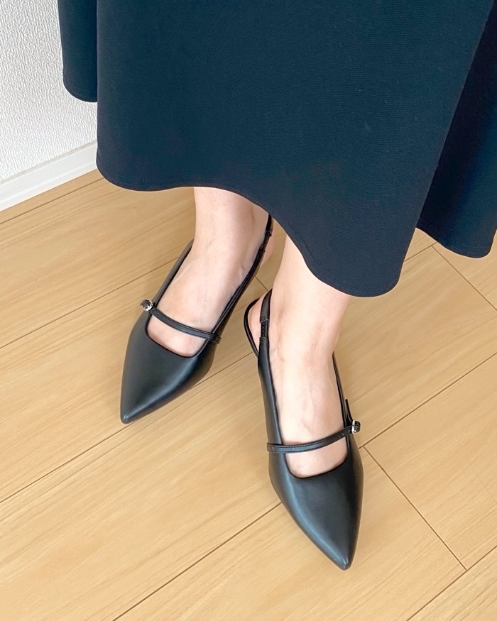 GU（ジーユー）のおすすめシューズ「バックベルトパンプス+E」