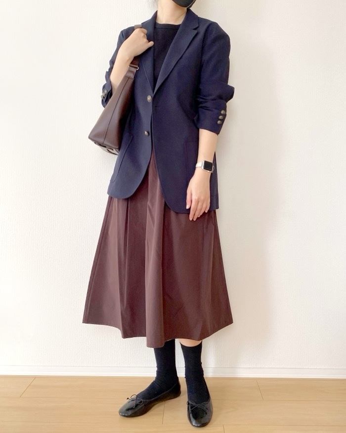 GU（ジーユー）のおすすめファッションアイテム「タックフレアスカートZ+E」のコーディネート