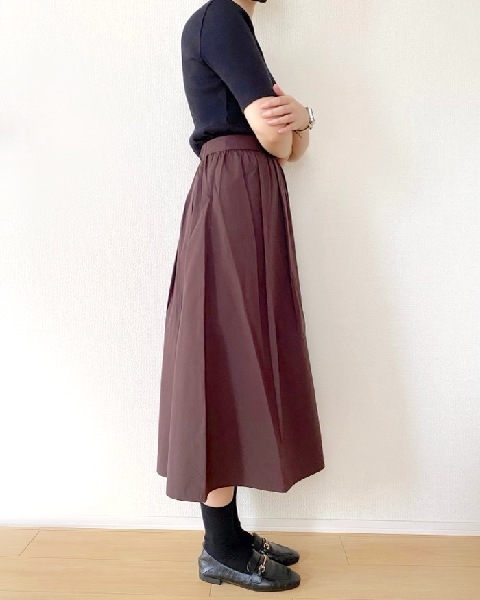 GU（ジーユー）のおすすめファッションアイテム「タックフレアスカートZ+E」