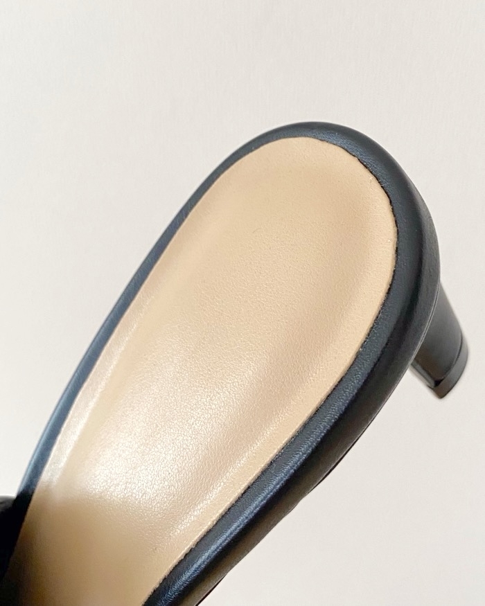 GU（ジーユー）のおすすめシューズ「バックベルトパンプス+E」