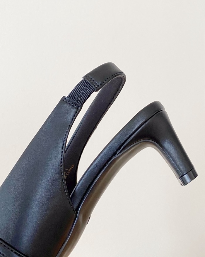 GU（ジーユー）のおすすめシューズ「バックベルトパンプス+E」