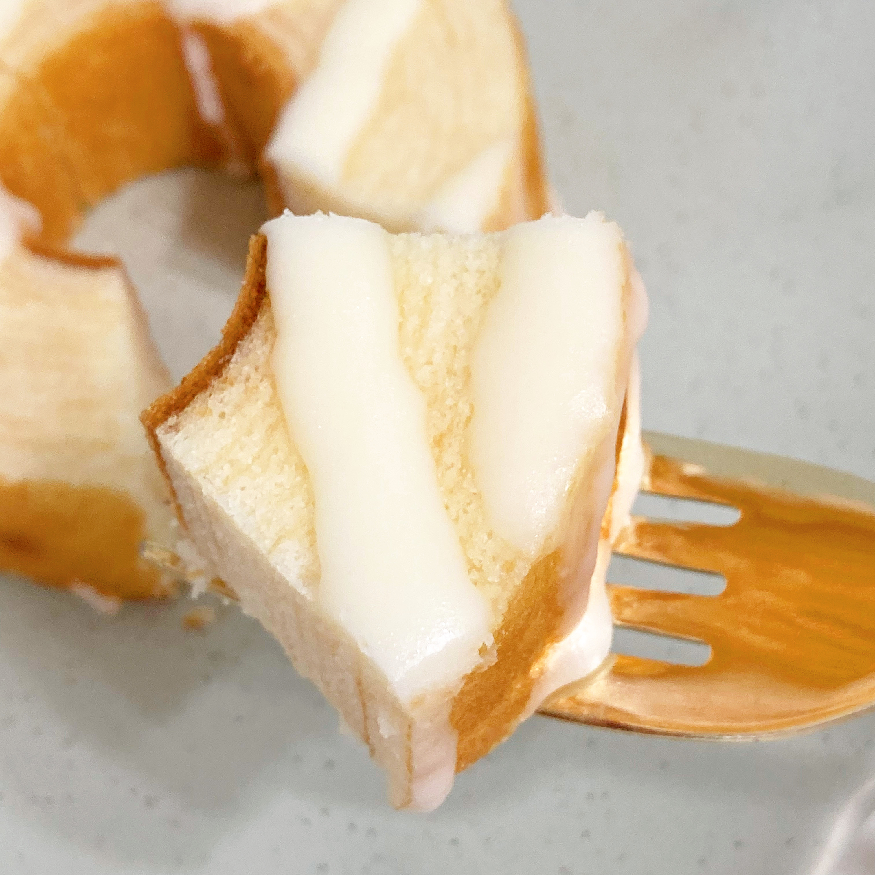 FamilyMart（ファミリーマート）のおすすめスイーツ「瀬戸内レモンのバウムクーヘン」