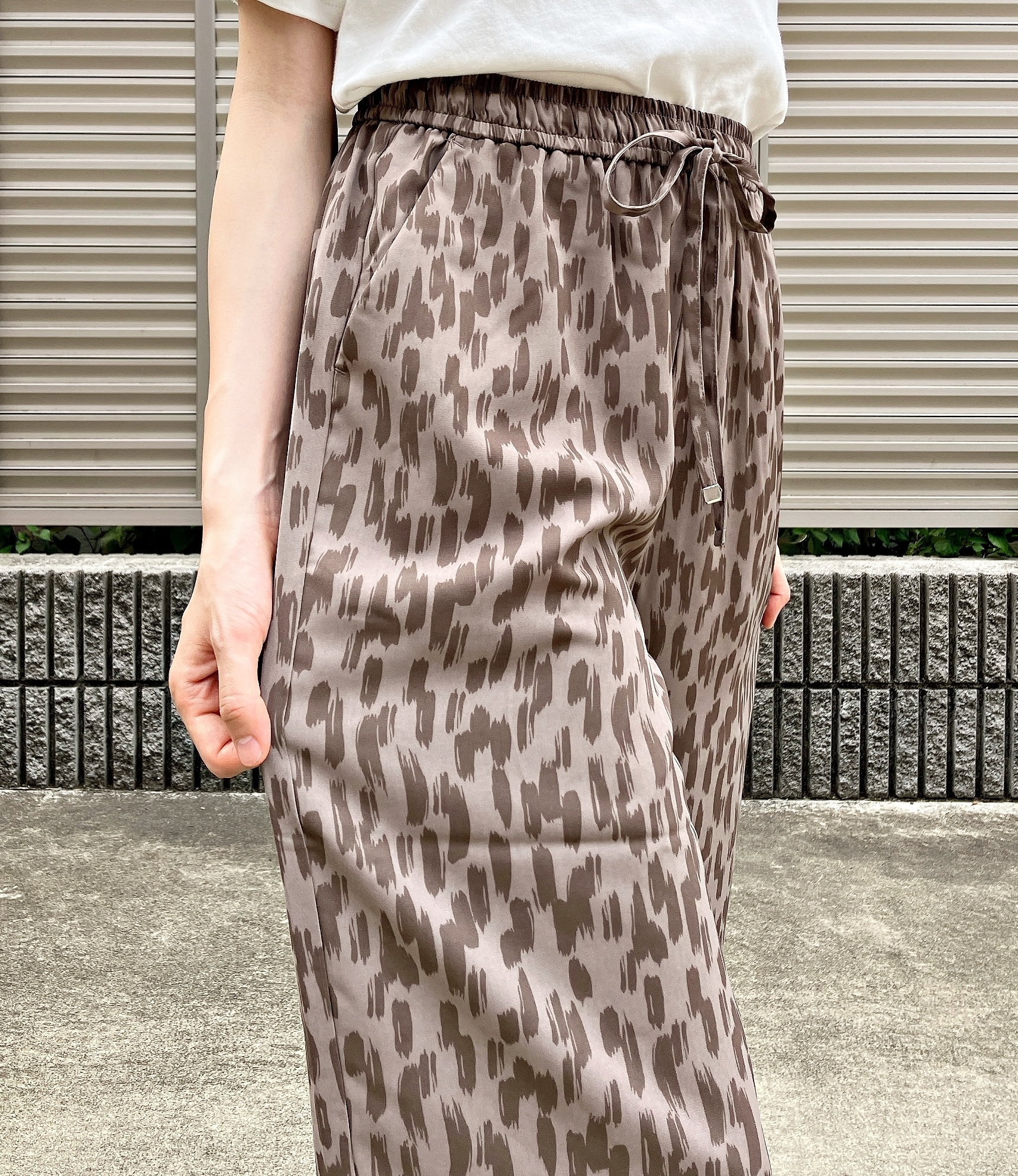 Honeys(ハニーズ)のおすすめパンツ「総柄イージーパンツ」