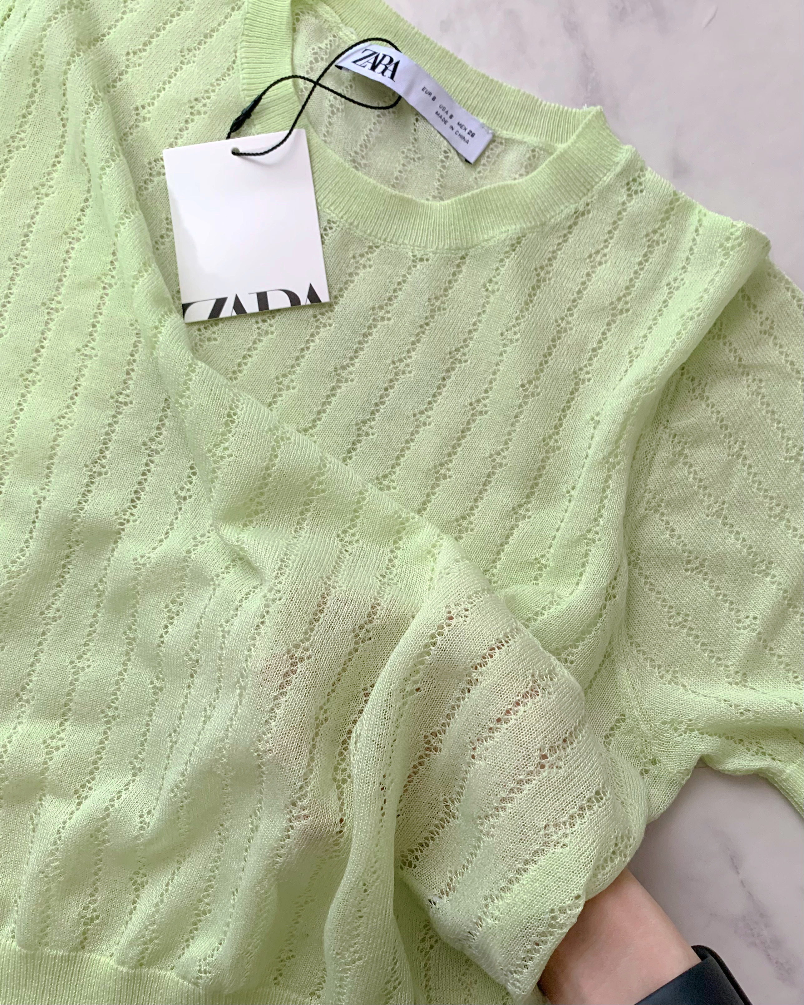 ZARAのオススメのトップス「オープンワーク ファインニット トップス」