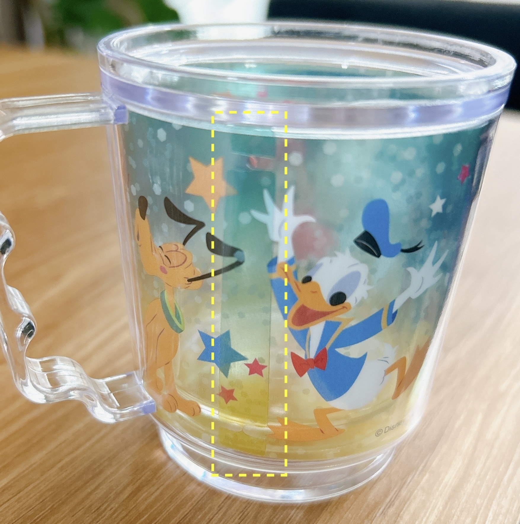 Seria（セリア）のおすすめディズニーグッズ「プリントフィルム入りマグカップ スタッキングタイプ／ミッキー＆フレンズ／カラフル」