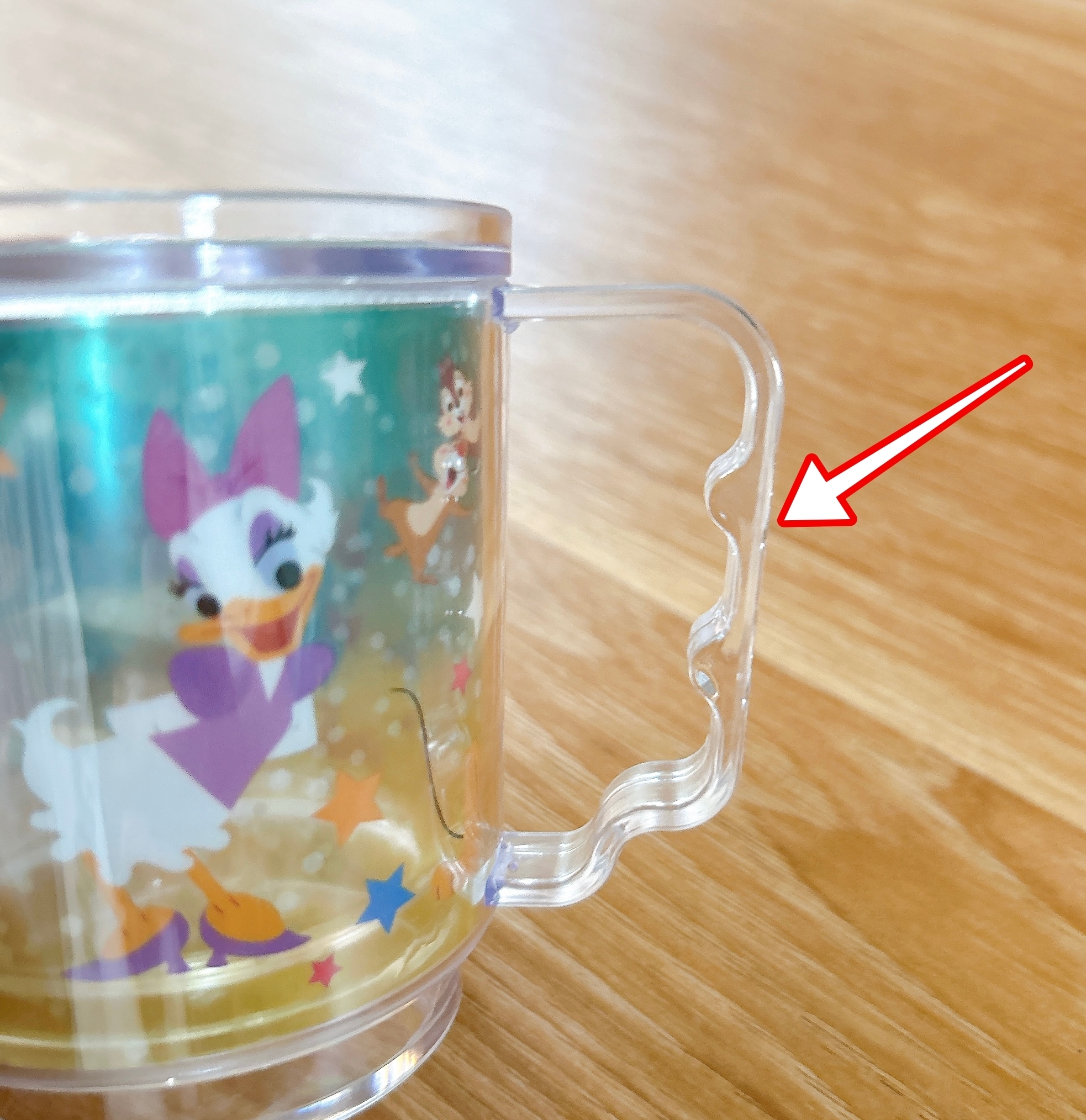 Seria（セリア）のおすすめディズニーグッズ「プリントフィルム入りマグカップ スタッキングタイプ／ミッキー＆フレンズ／カラフル」