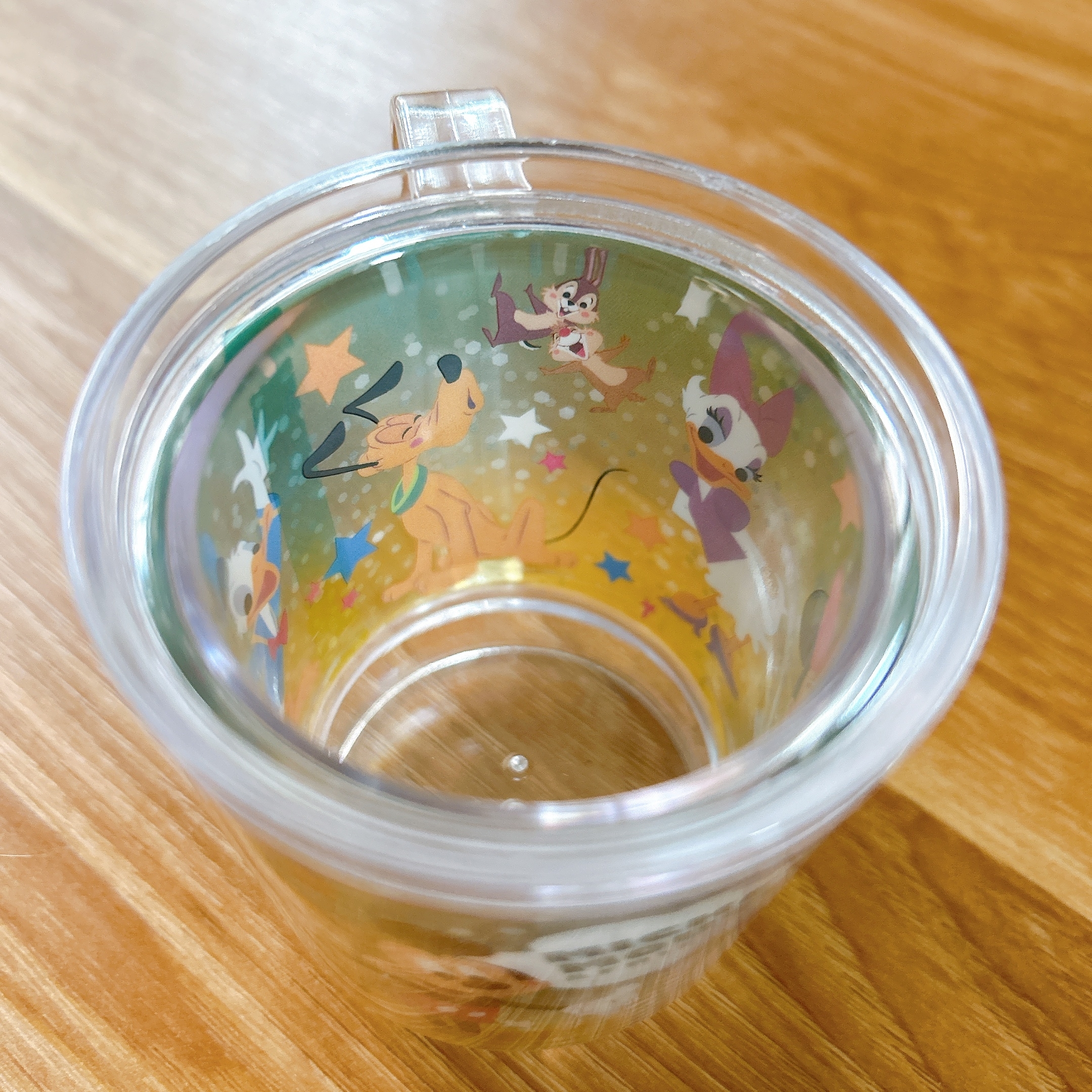 Seria（セリア）のおすすめディズニーグッズ「プリントフィルム入りマグカップ スタッキングタイプ／ミッキー＆フレンズ／カラフル」