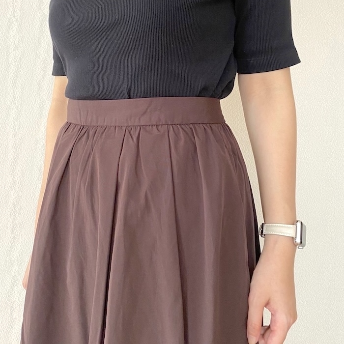 GU（ジーユー）のおすすめファッションアイテム「タックフレアスカートZ+E」