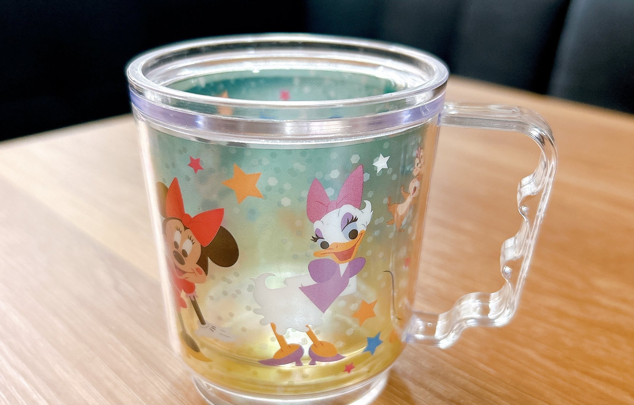 Seria（セリア）のおすすめディズニーグッズ「プリントフィルム入りマグカップ スタッキングタイプ／ミッキー＆フレンズ／カラフル」