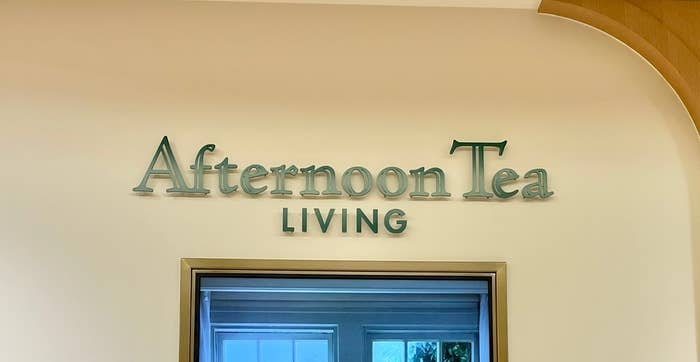 Afternoon Tea(アフタヌーンティー)の看板