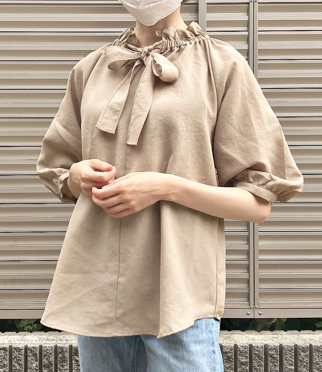 Honeys（ハニーズ）のおすすめトップス「6分袖フリルネックブラウス」