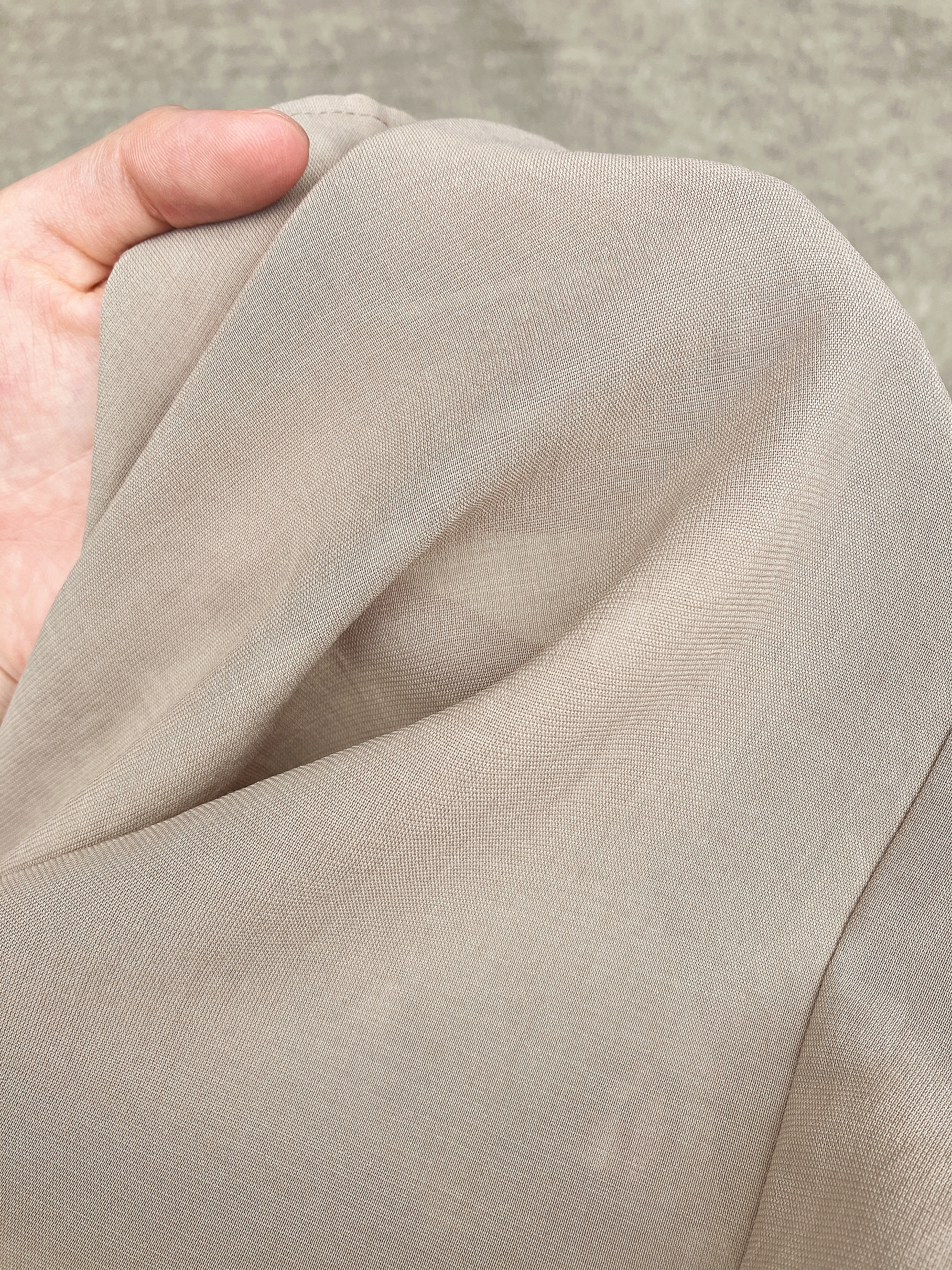 Honeys（ハニーズ）のおすすめトップス「6分袖フリルネックブラウス」