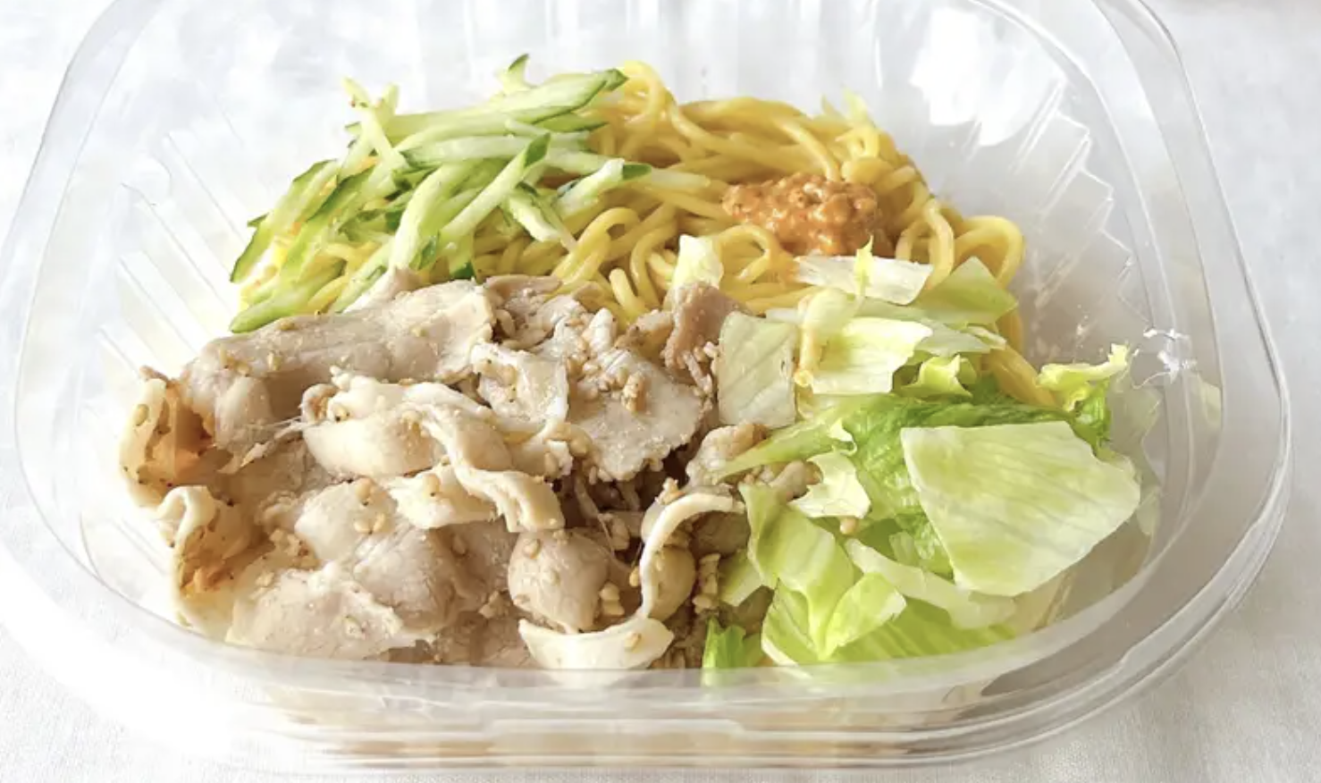 ローソンのオススメのフード「冷し中華（ごま）」