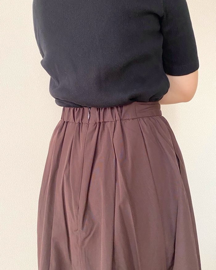 GU（ジーユー）のおすすめファッションアイテム「タックフレアスカートZ+E」