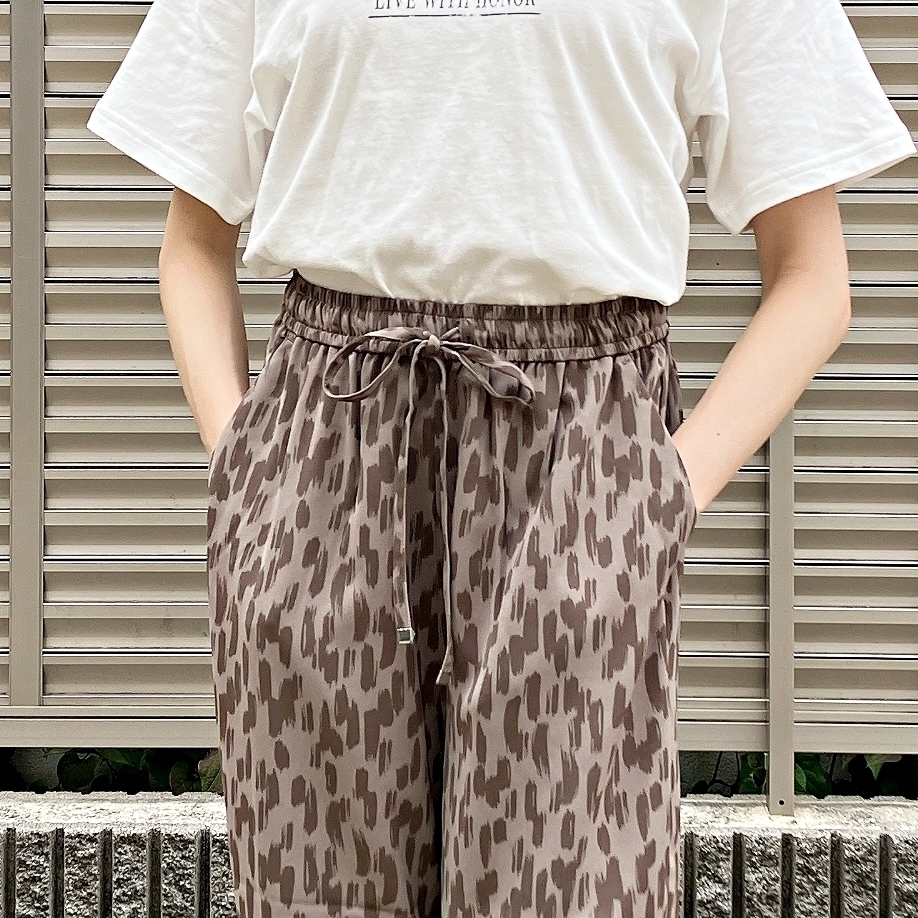Honeys（ハニーズ）のおすすめパンツ「総柄イージーパンツ」
