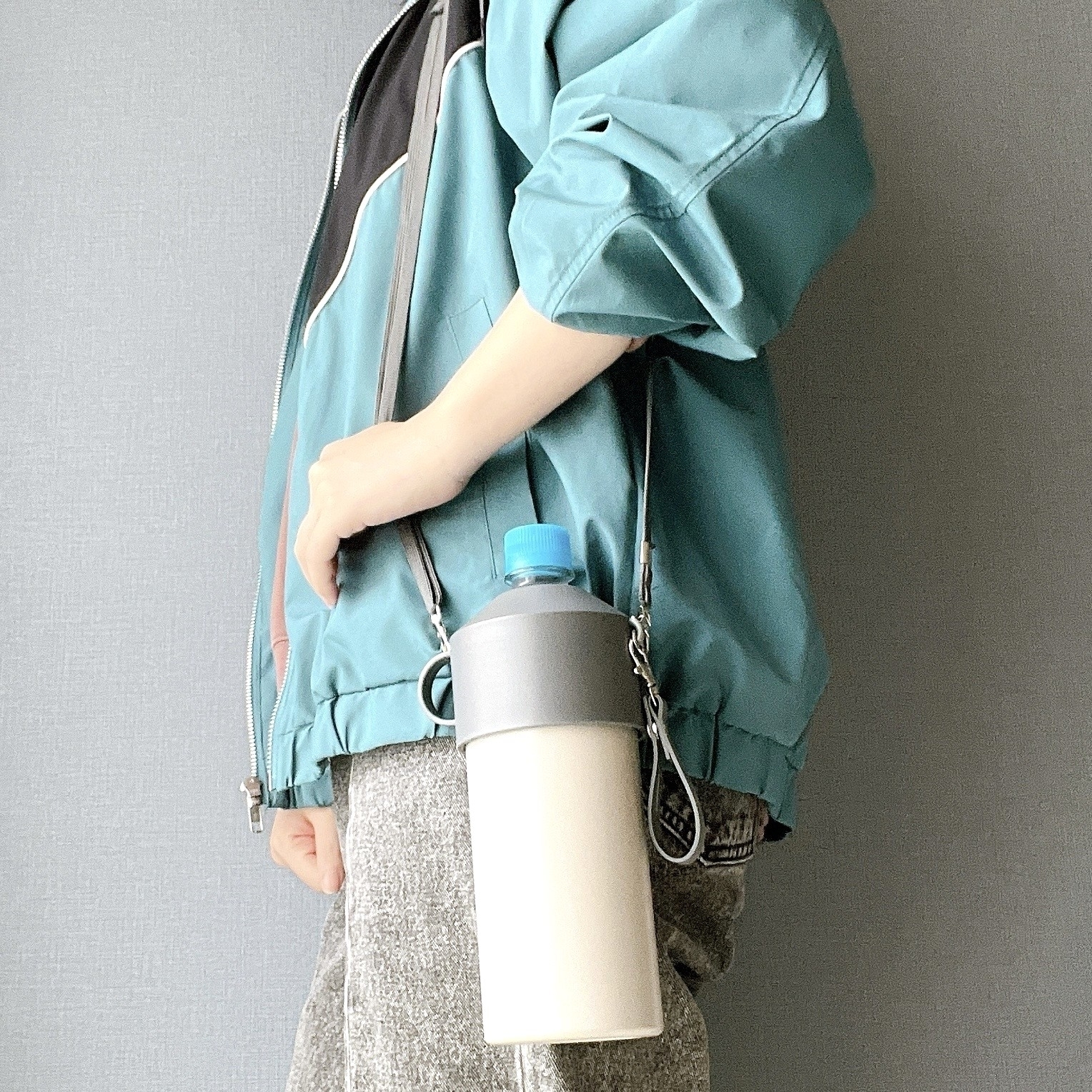 3COINS（スリーコインズ）のおすすめグッズ「WEB限定ペットボトルクーラー／KITINTO」