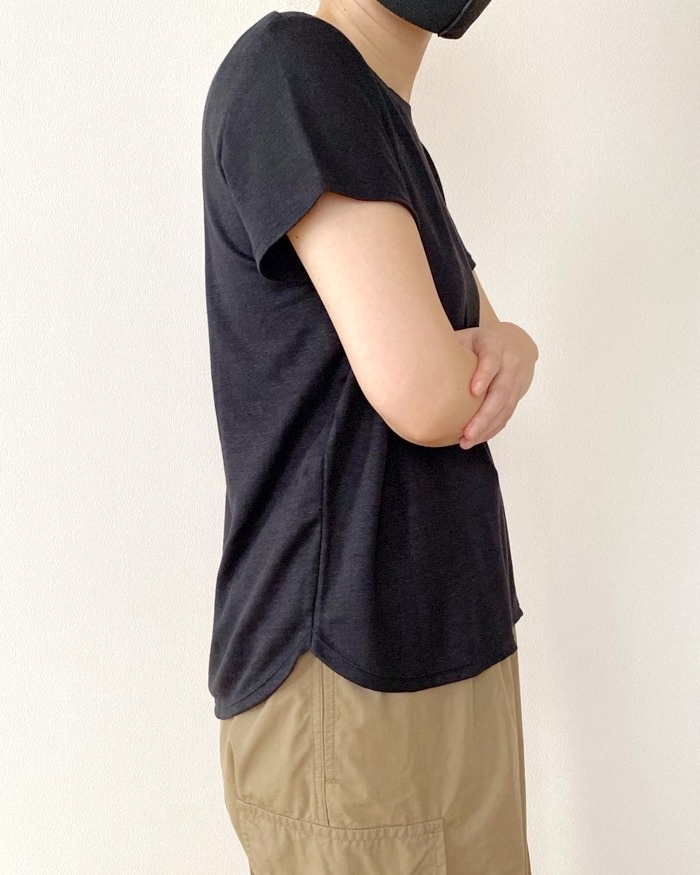 UNIQLO（ユニクロ）のおすすめトップス「リネンクルーネックT」