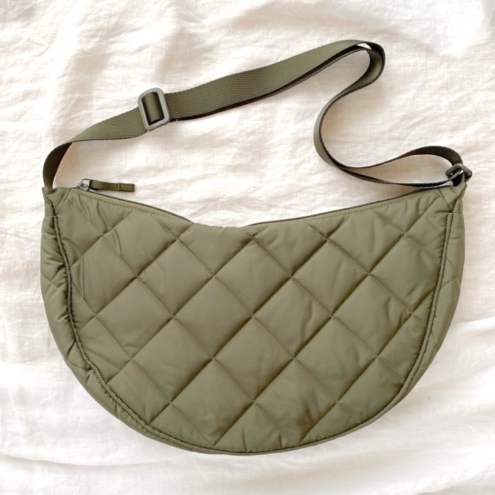 UNIQLO（ユニクロ）のおすすめファッションアイテム「ラウンドミニショルダーバッグ」